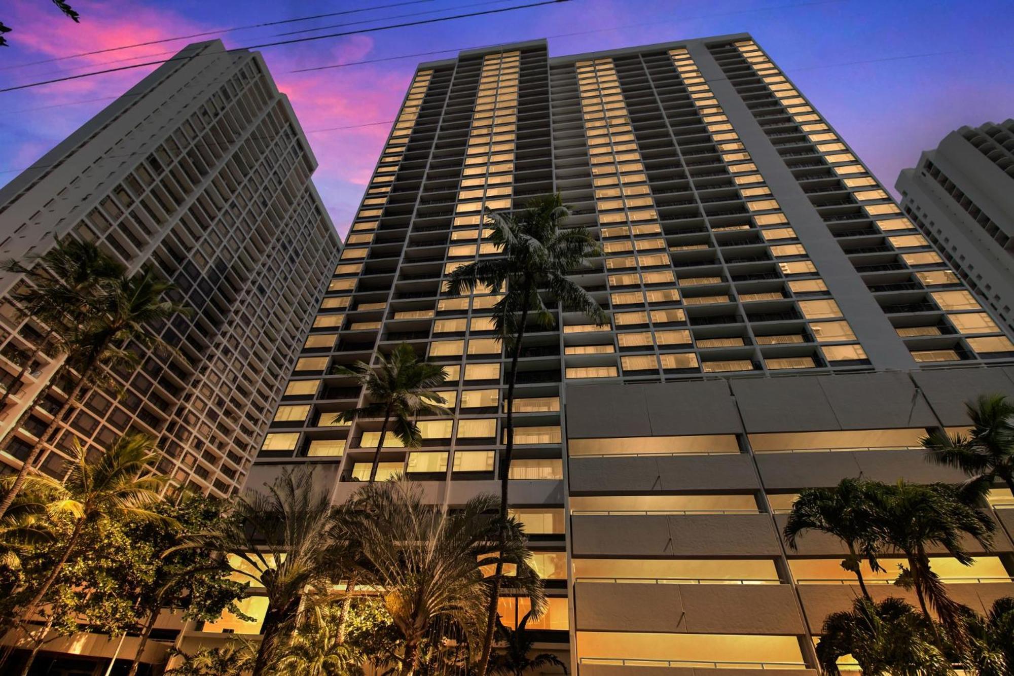 Watch The Whales From The Lanai With A Full Kitchen, Ocean Views And Free Parking Apartment